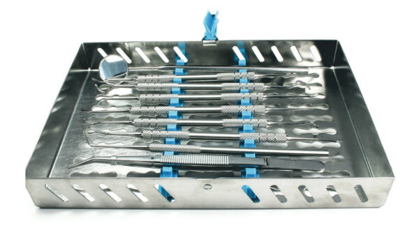 Набор инструментов для снятия зубных отложений из 9 предметов с традиционными ручками в стерилизаторе 9000-1 ЮП/UP